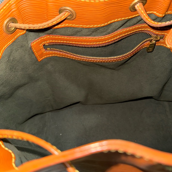 Louis Vuitton bucket bag in excellent shape - Picture 2 of 10